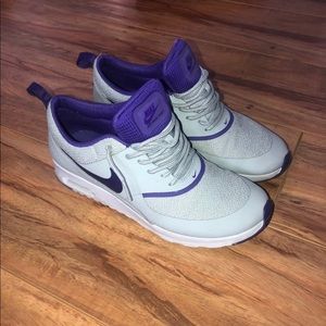 Nike women’s sneakers